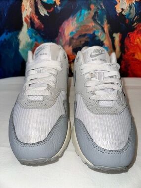 No.54 Nike Women's Air Max 1 '87 Pure Platinum Sneakers (HF0026-001)